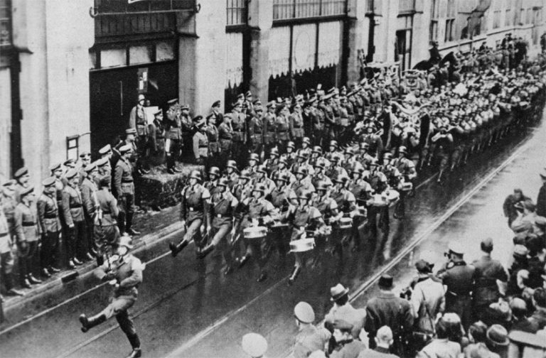 The Nazis march into Amsterdam